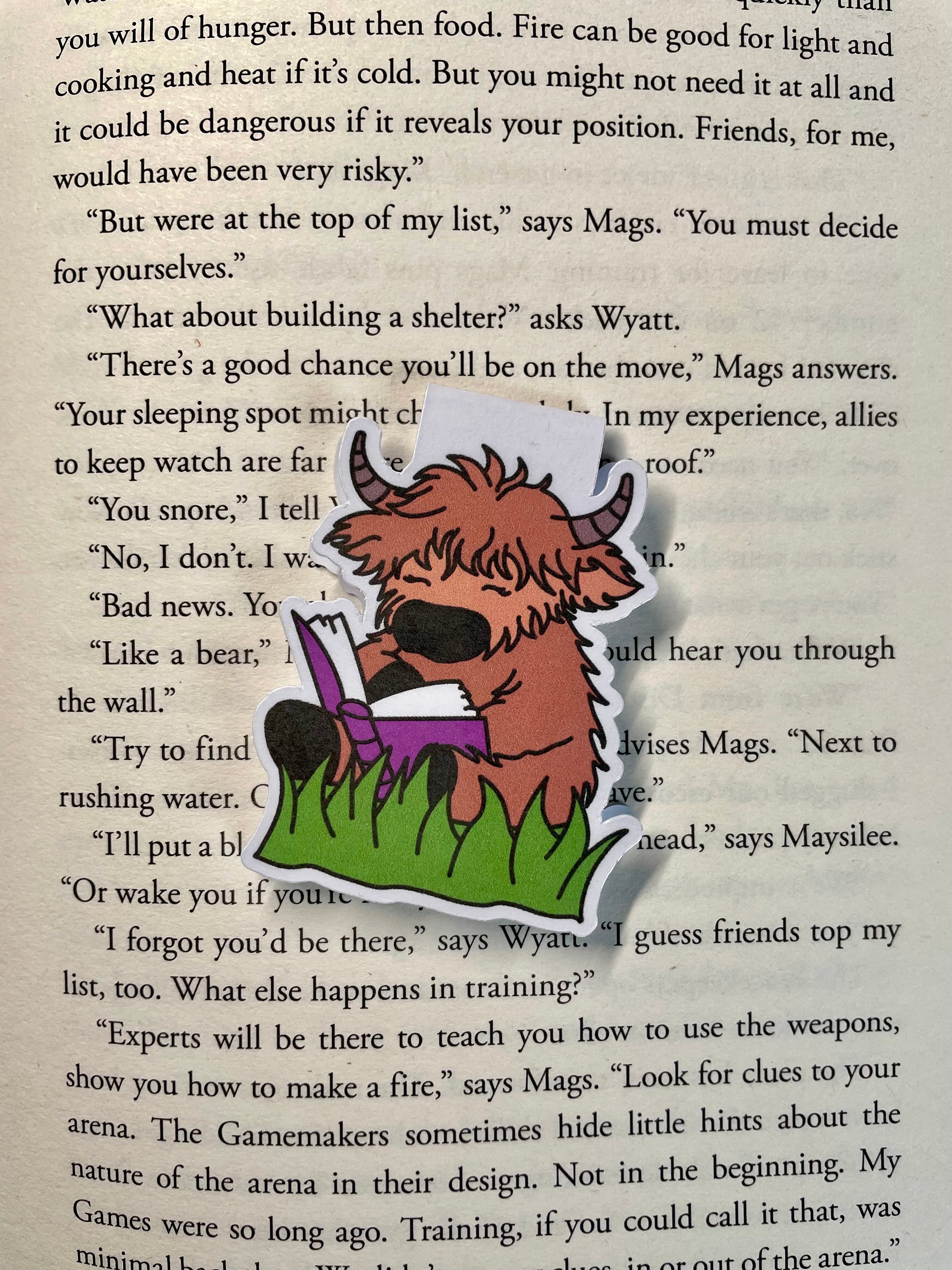 Highland Cow Reading - Magnetic Bookmark