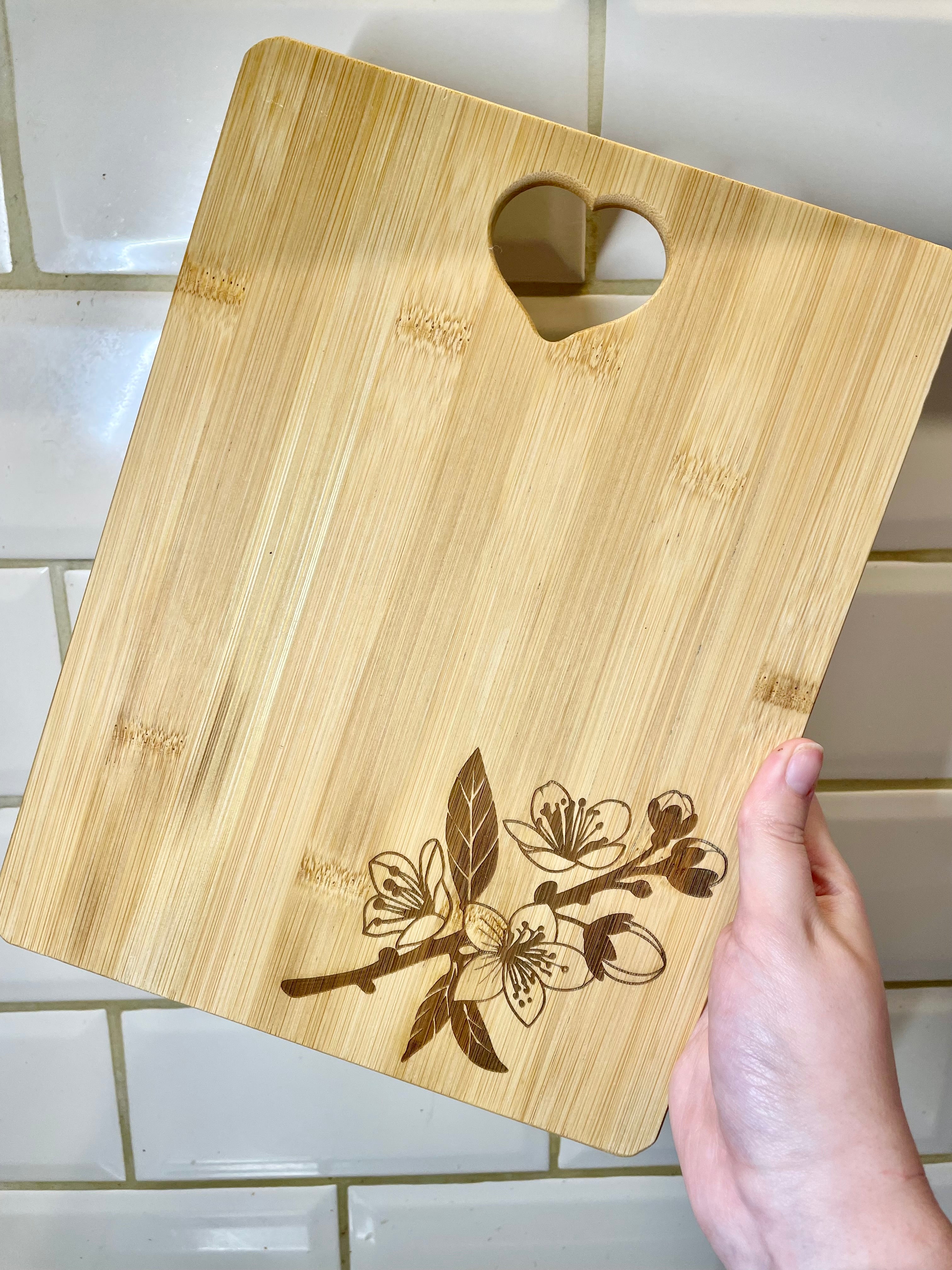 Floral Engraved Bamboo Chopping Board – Botanical Kitchen Decor