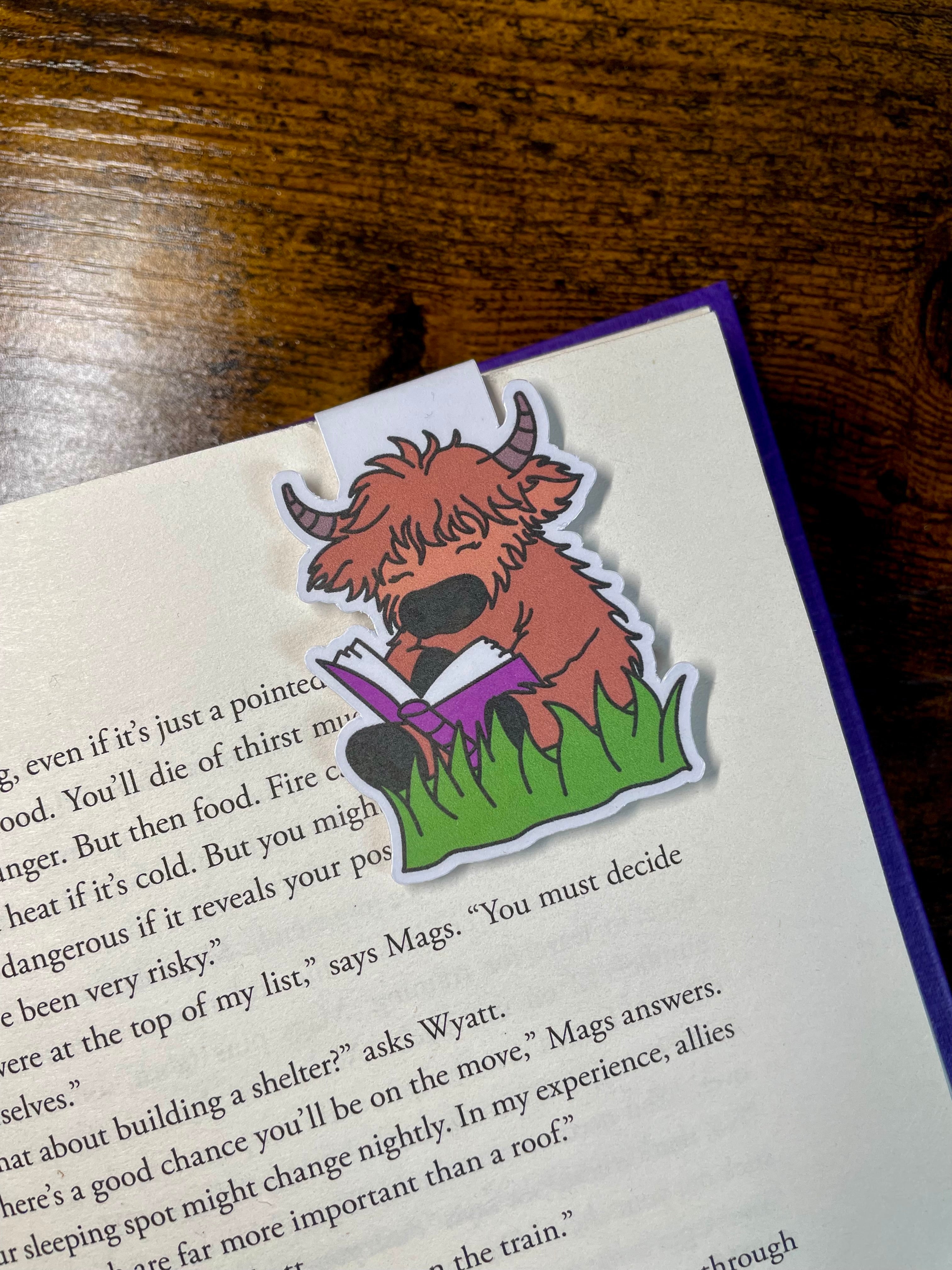 Highland Cow Reading - Magnetic Bookmark
