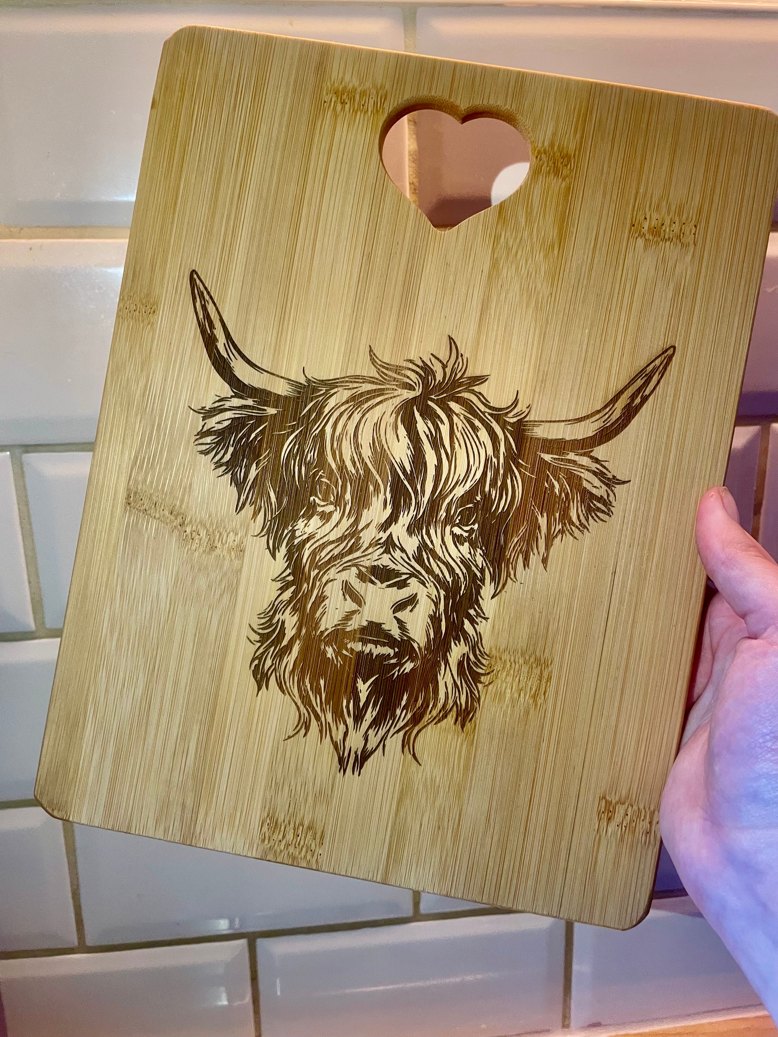 Highland Cow Engraved Bamboo Chopping Board – Rustic Farmhouse Kitchen Decor