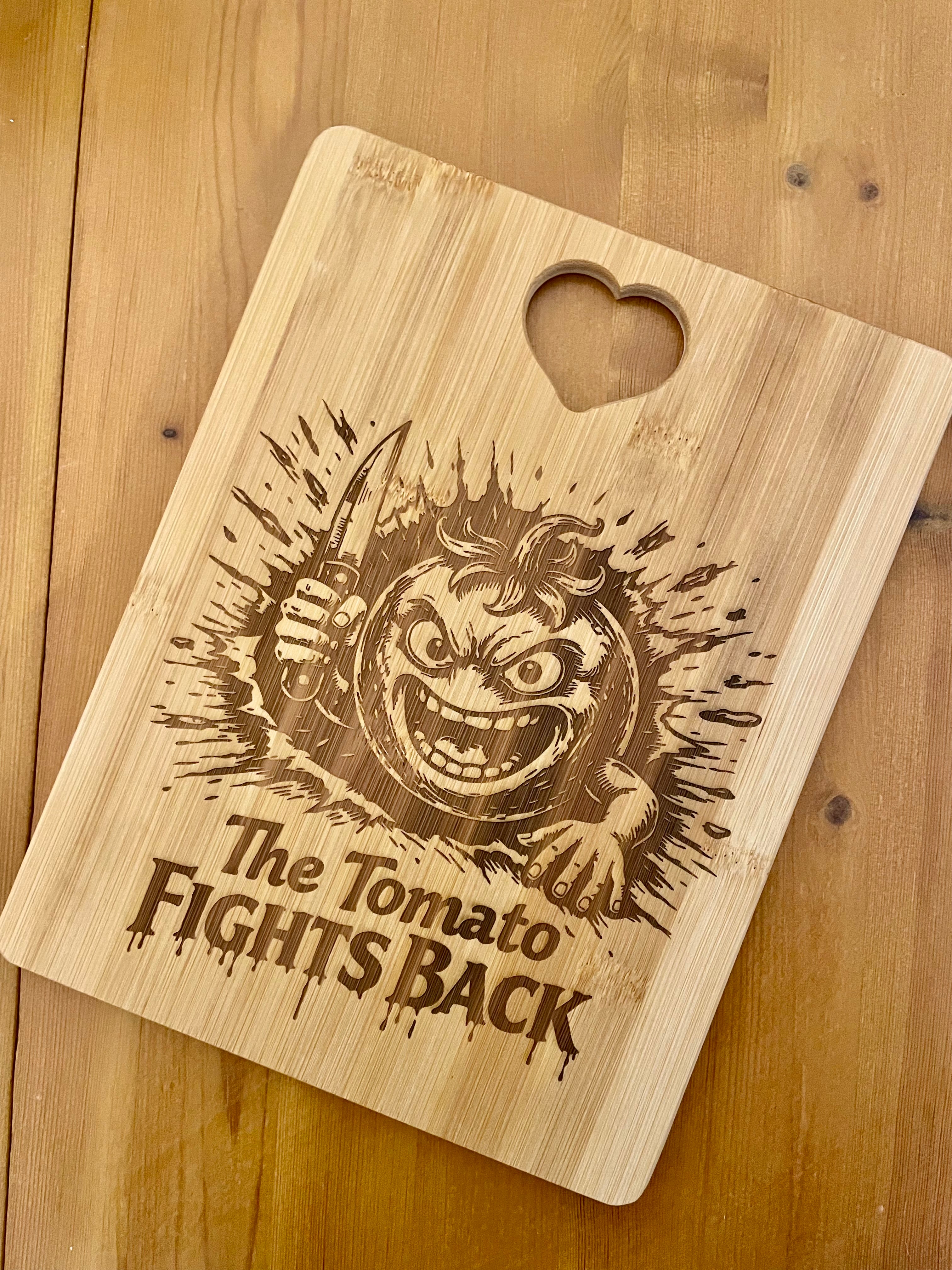 Funny Tomato Engraved Bamboo Chopping Board – “The Tomato Fights Back” Kitchen Gift