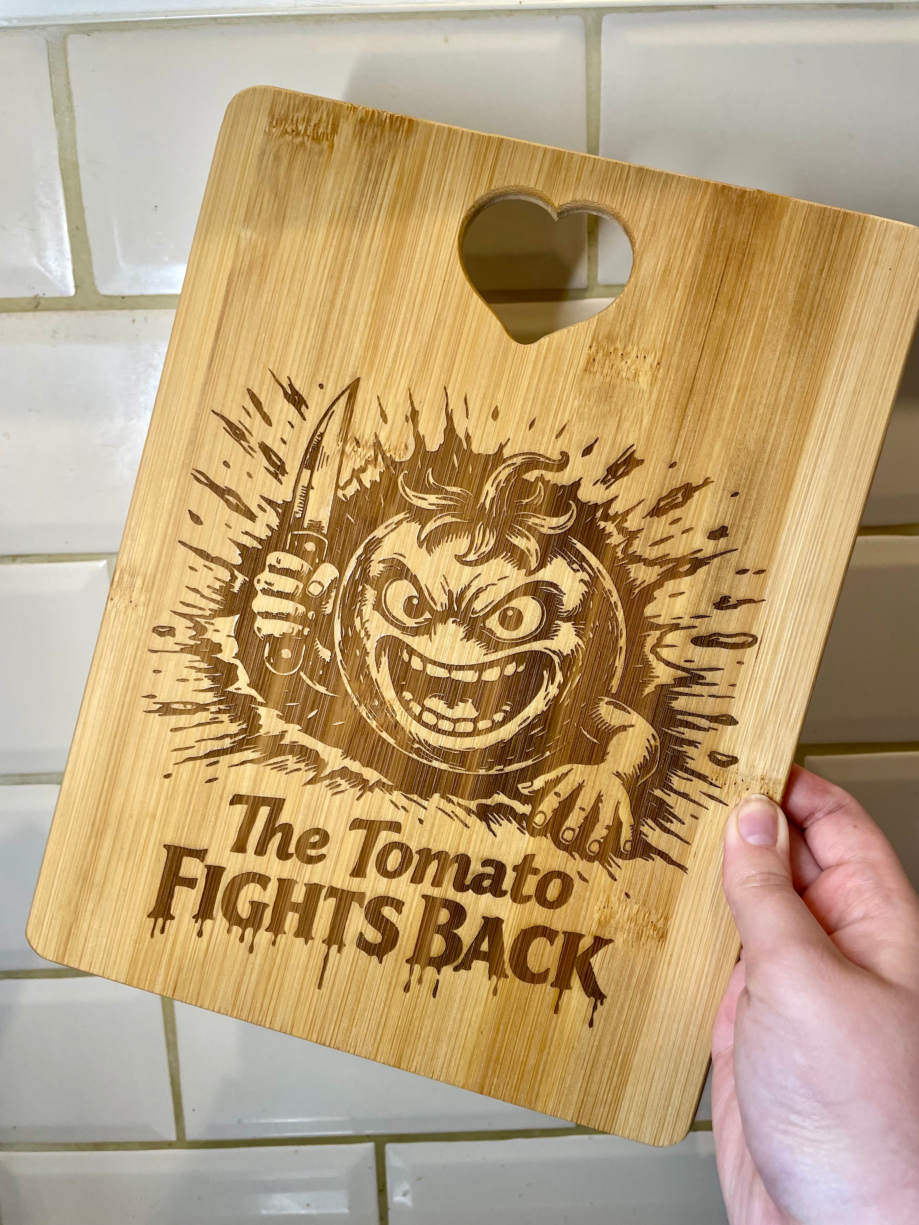 Funny Tomato Engraved Bamboo Chopping Board – “The Tomato Fights Back” Kitchen Gift