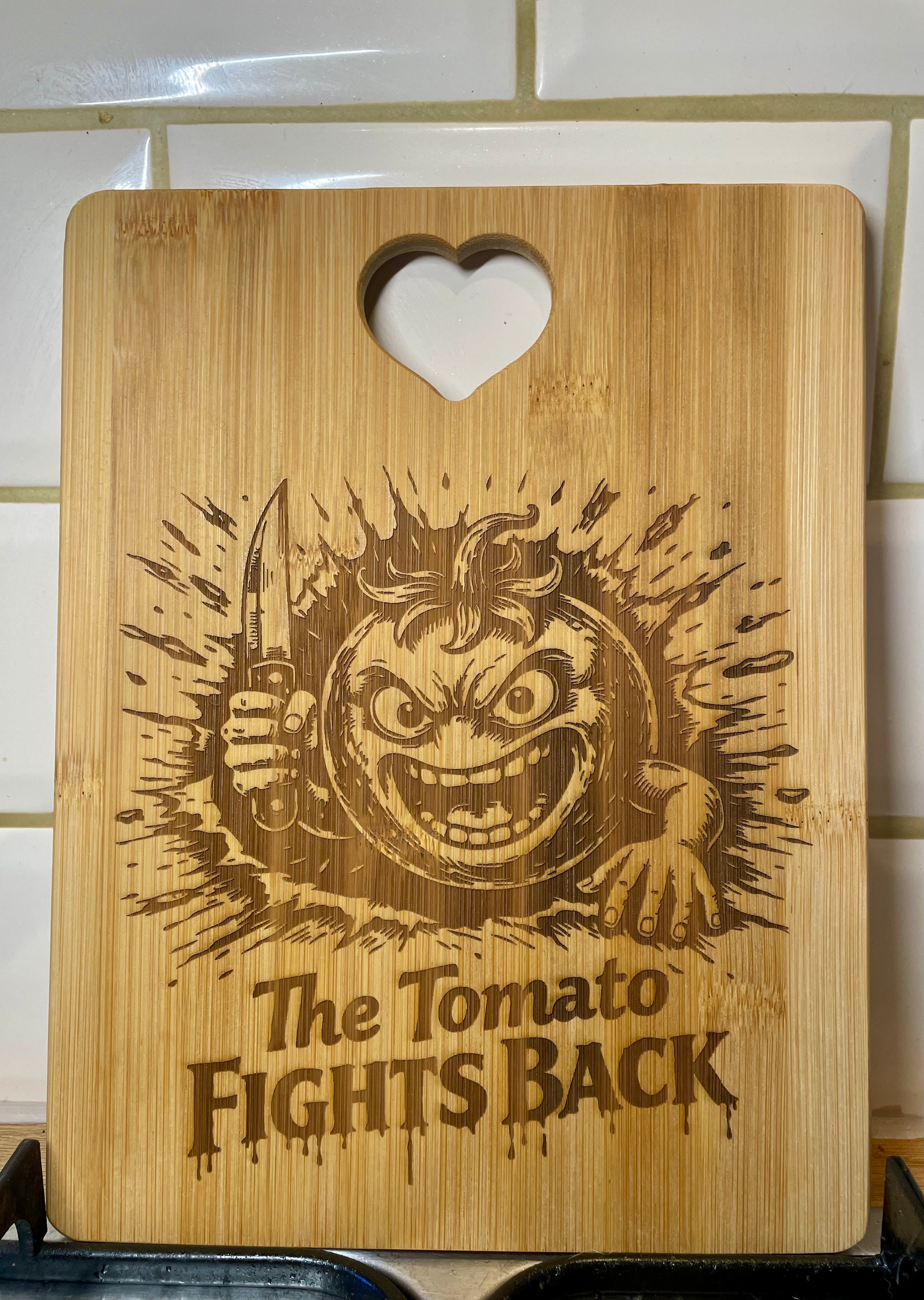 Funny Tomato Engraved Bamboo Chopping Board – “The Tomato Fights Back” Kitchen Gift