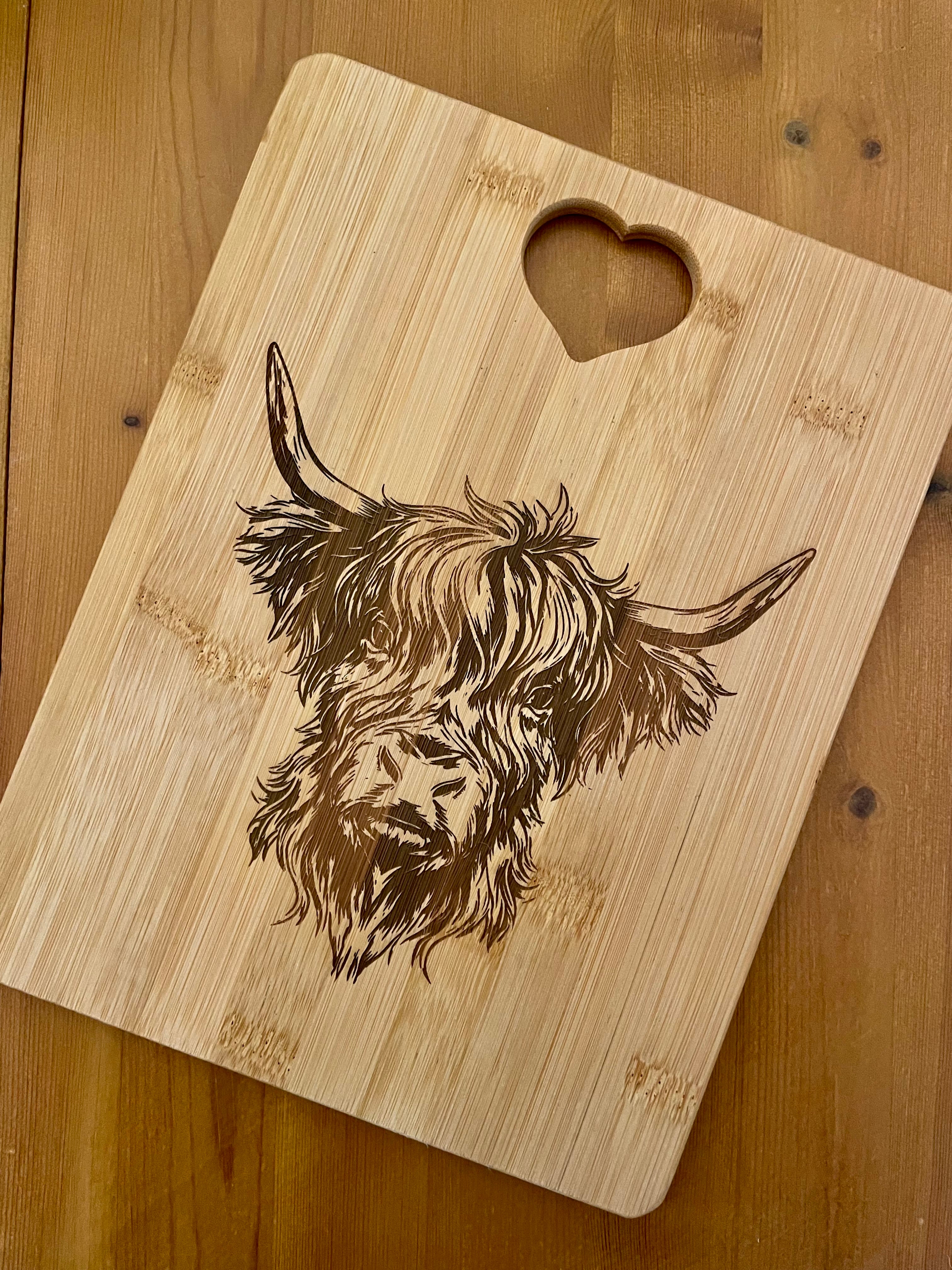 Highland Cow Engraved Bamboo Chopping Board – Rustic Farmhouse Kitchen Decor